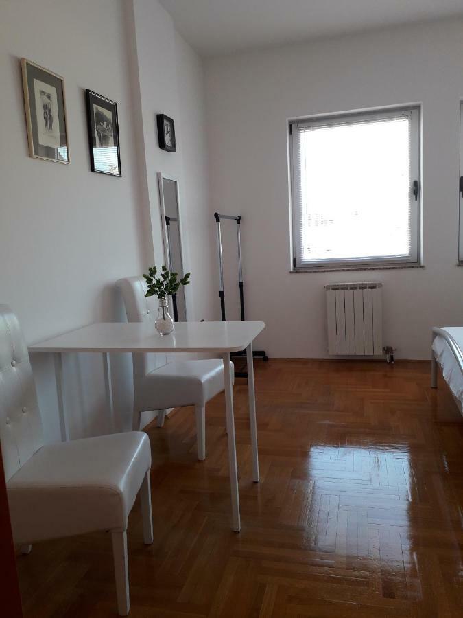 Apartman Dunja Ns 2 Novi Sad Dış mekan fotoğraf