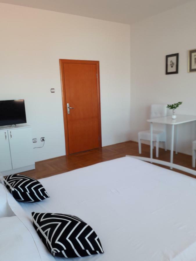 Apartman Dunja Ns 2 Novi Sad Dış mekan fotoğraf